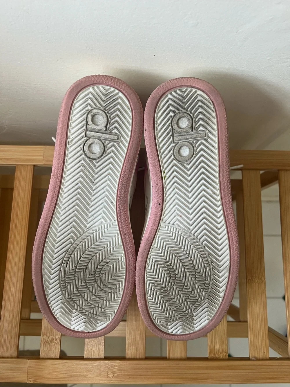 ALO Yoga Women’s Pink & White Platform Sneakers